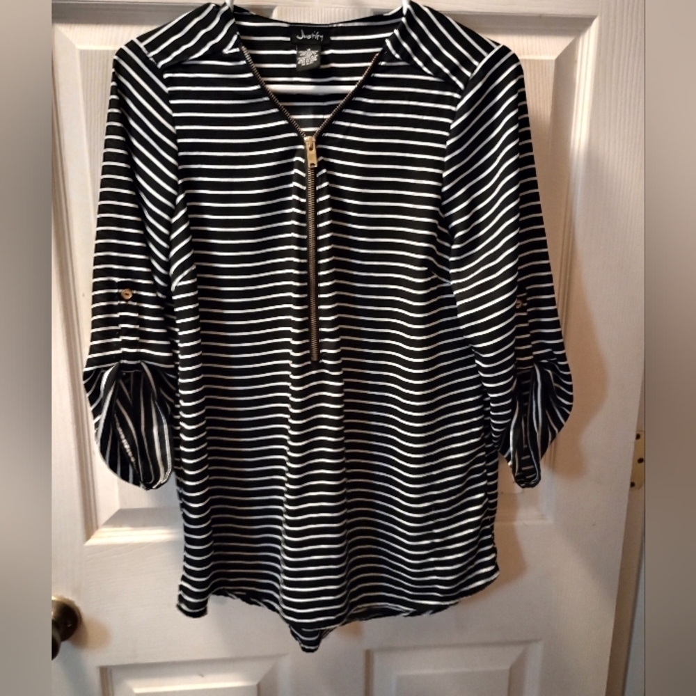 Justify Sheer Black And White Top Size Medium